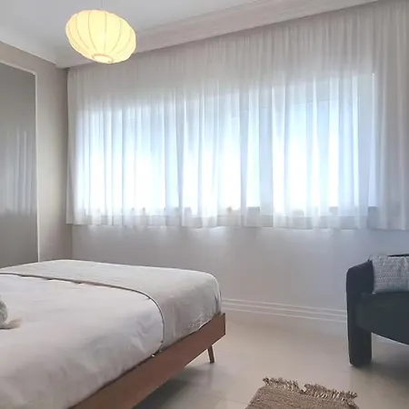 فيلة Akivillas Bright
