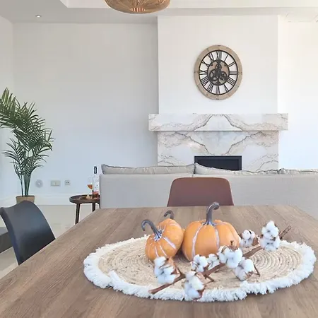 فيلة Akivillas Bright *