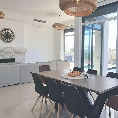 Akivillas Bright Villa